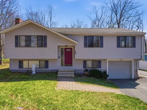 69 Lake St, Shrewsbury, MA 01545