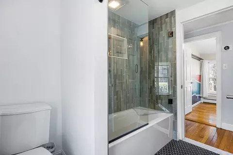 Bath - 17 Vale Rd, Wakefield, MA 01880 photo 4 of 4