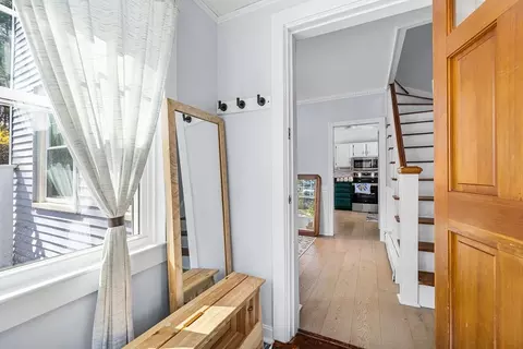 Entry Way - 17 Vale Rd, Wakefield, MA 01880 photo 2 of 2