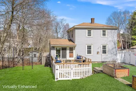 Exterior - 17 Vale Rd, Wakefield, MA 01880 photo 3 of 5