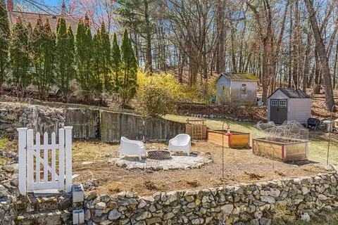 Exterior - 17 Vale Rd, Wakefield, MA 01880 photo 2 of 5