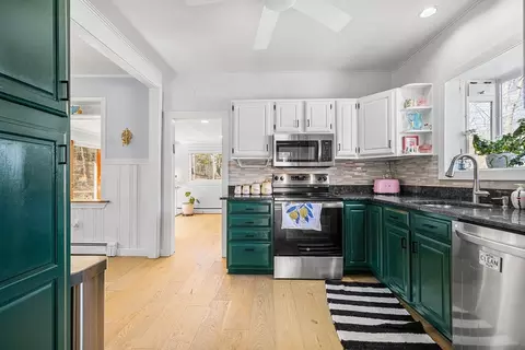 Kitchen - 17 Vale Rd, Wakefield, MA 01880 photo 2 of 3