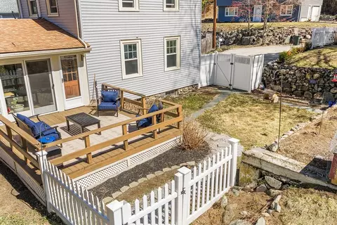 Exterior - 17 Vale Rd, Wakefield, MA 01880 photo 5 of 5