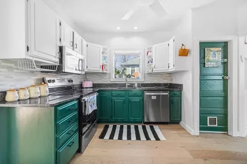 Kitchen - 17 Vale Rd, Wakefield, MA 01880 photo 1 of 3