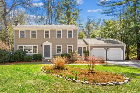 13 Mohegan Rd, Acton, MA 01720