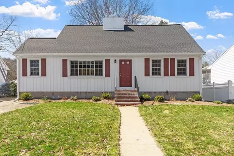 126 Pleasant St, Melrose, MA 02176