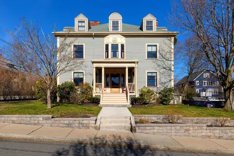25 Barrington Rd, Dorchester Center, MA 02124