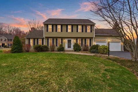 22 Hilltop Farm Rd, Auburn, MA 01501