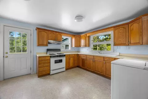 Kitchen - 9 Harrison Ave, Bourne, MA 02532 photo 4 of 4