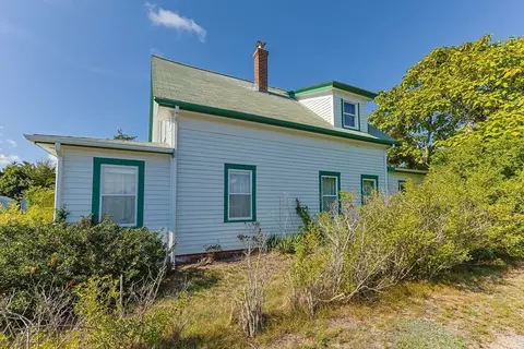 Exterior - 9 Harrison Ave, Bourne, MA 02532 photo 3 of 5