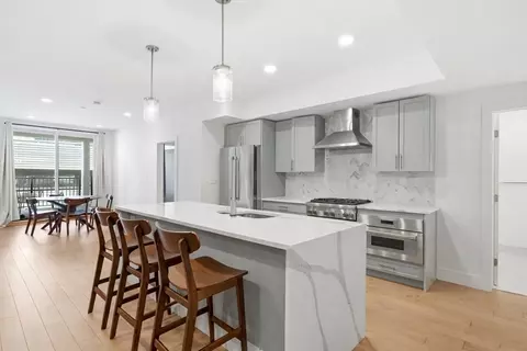 50 Hichborn St #209, Boston, MA 02135