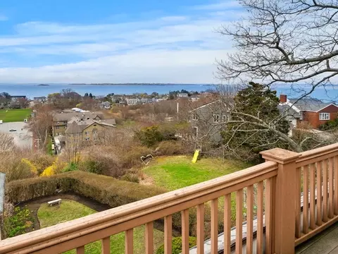 49 Ocean View Rd, Swampscott, MA 01907