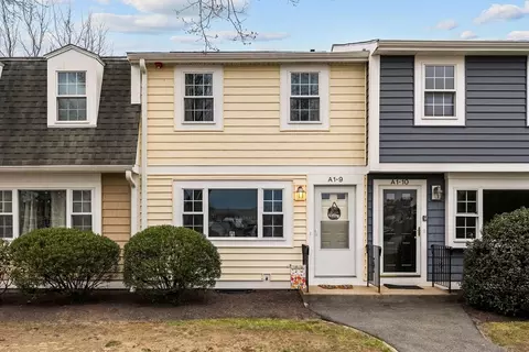 9 Lydon Ln #A1-9, Halifax, MA 02338