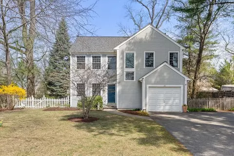 26 Buena Vista Rd, Wellesley, MA 02482