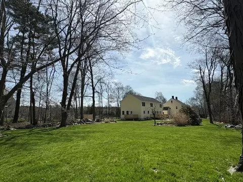 531 Foundry St #531D, Easton, MA 02356