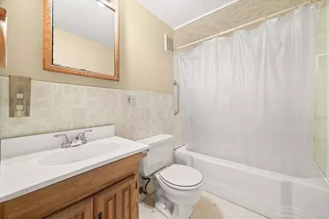Bath - 7 Cedar Cir, Randolph, MA 02368 photo 1 of 1