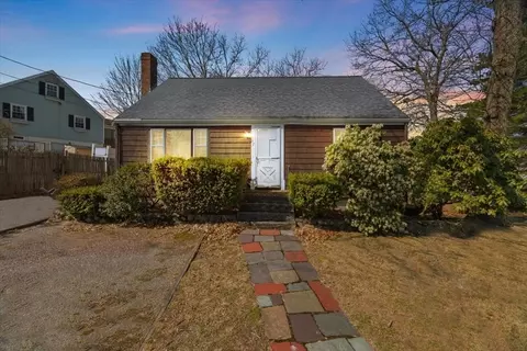 7 Cedar Cir, Randolph, MA 02368