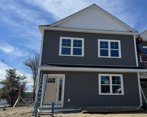 321 Winthrop St #121, Taunton, MA 02780