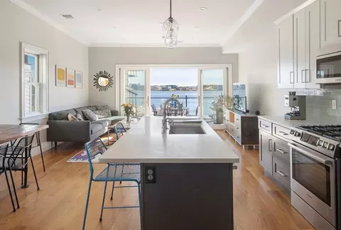 263 Webster St #3, Boston, MA 02128