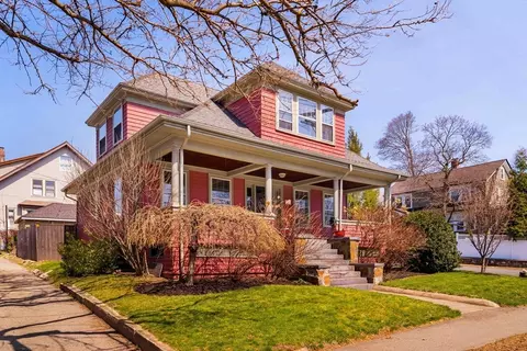 178 Brook Rd, Milton, MA 02186