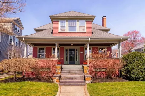 Exterior - 178 Brook Rd, Milton, MA 02186 photo 2 of 3