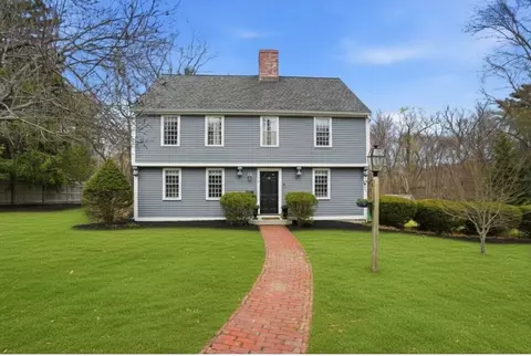 2 Queen Anne Ln, Hingham, MA 02043 photo 2