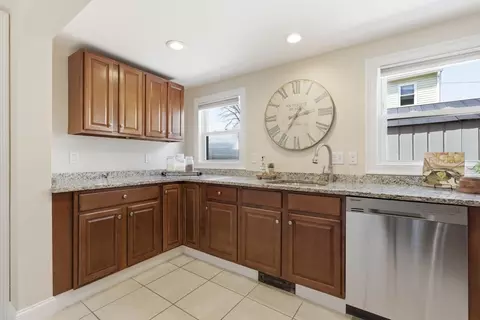 14 School St #1, Danvers, MA 01923 photo 9