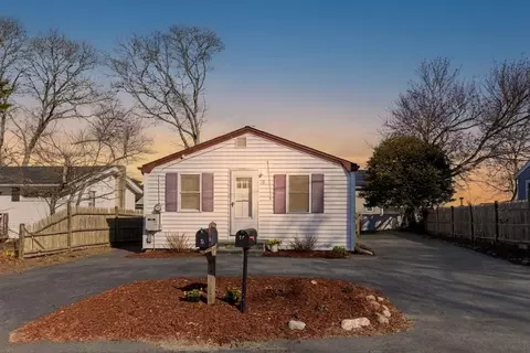 10 Regent Ave, Wareham, MA 02571 photo 2
