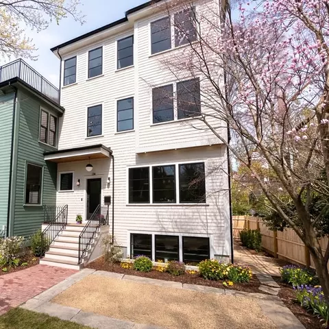 18 Clinton St #A, Cambridge, MA 02139