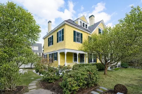 6 Mercer Cir, Cambridge, MA 02138