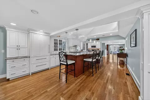 37 Mast Hill Rd, Hingham, MA 02043 photo 6