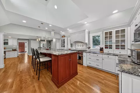 37 Mast Hill Rd, Hingham, MA 02043 photo 5