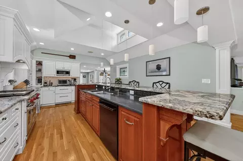 37 Mast Hill Rd, Hingham, MA 02043 photo 8