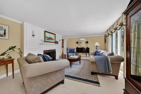 37 Mast Hill Rd, Hingham, MA 02043 photo 2