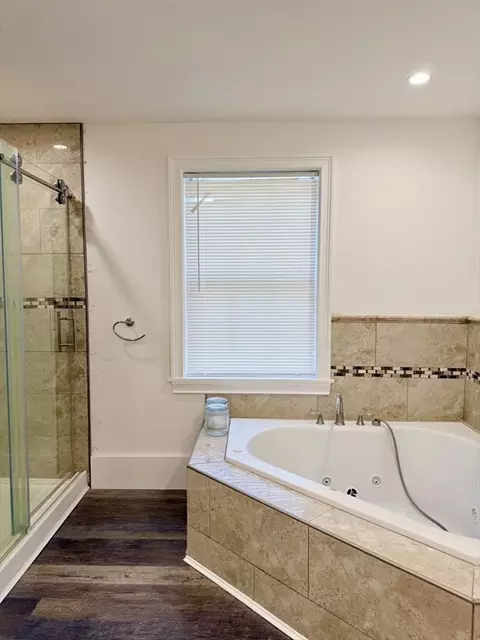 Bath - 195 Lower Gore Dr, Webster, MA 01570 photo 4 of 4
