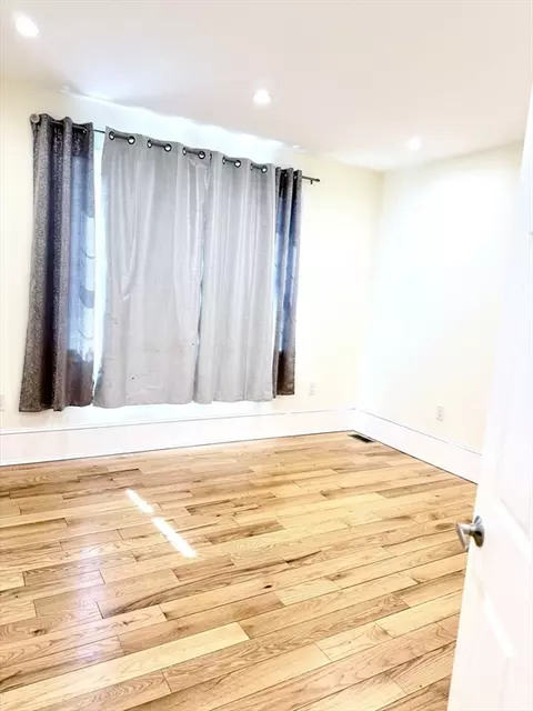 Bedroom - 195 Lower Gore Dr, Webster, MA 01570 photo 2 of 4