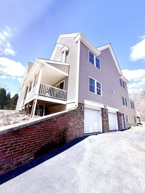 Exterior - 195 Lower Gore Dr, Webster, MA 01570 photo 4 of 5