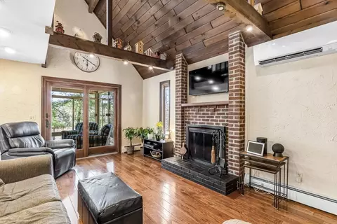 105 Shoreline Dr, Ware, MA 01082 photo 4