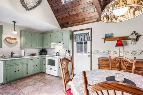 105 Shoreline Dr, Ware, MA 01082 photo 8