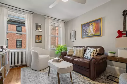 76 Phillips St #3, Boston, MA 02114