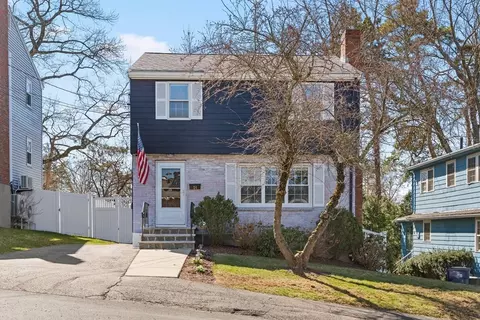 26 Crosstown Ave, West Roxbury, MA 02132