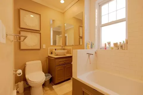 Bath - 80 Browne St #2, Brookline, MA 02446 photo 1 of 4