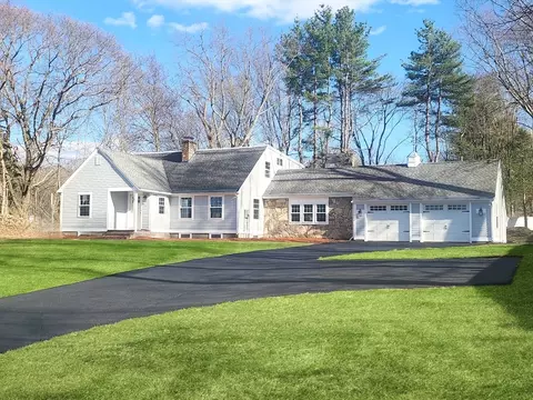 226 W Main St, Westborough, MA 01581