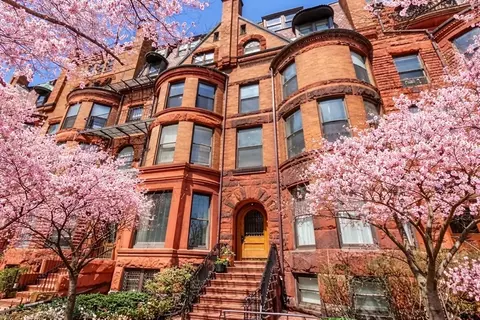 19 Bay State Rd #4, Boston, MA 02115