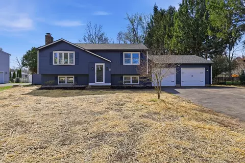 74 White Fox Rd, Agawam, MA 01030