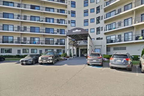 133 Commander #219, Quincy, MA 02171