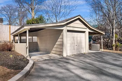 36 Stone St, Beverly, MA 01915 photo 4