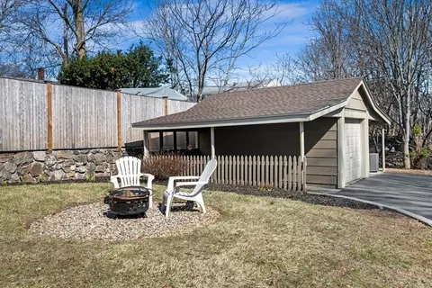 36 Stone St, Beverly, MA 01915 photo 5
