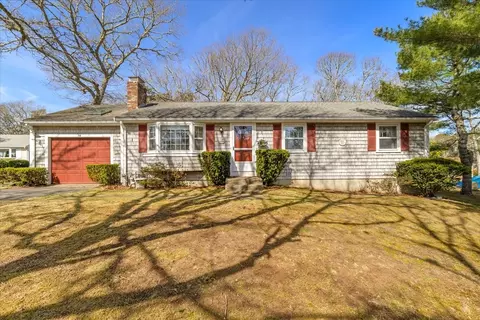 14 Benjamin Rd, Dennis, MA 02660