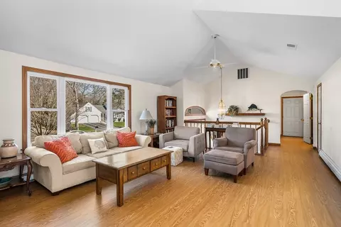 15 Pine Valley Rd, Hyannis, MA 02601 photo 4